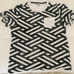 NWNT Bevel Men's Large Graphic T-shirt